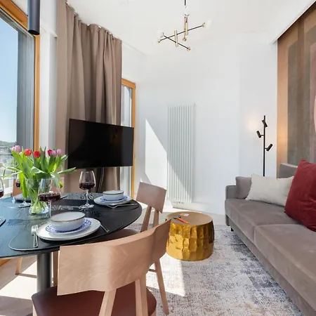 The Motlavian By Renters Prestige *