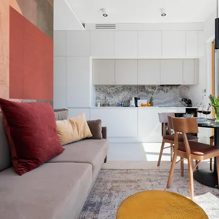 The Motlavian By Renters Prestige *