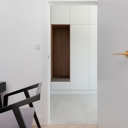 The Motlavian By Renters Prestige *